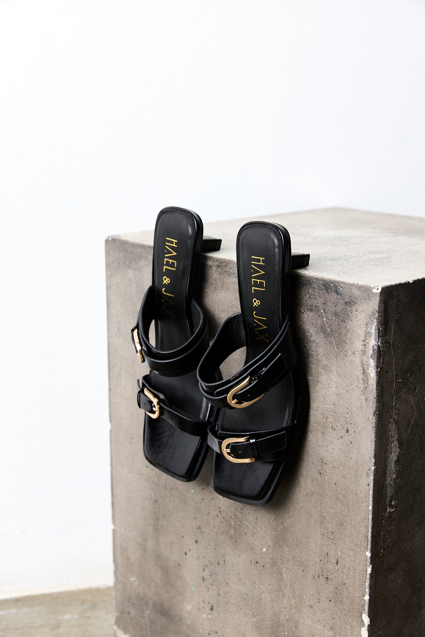AMARETTO Black