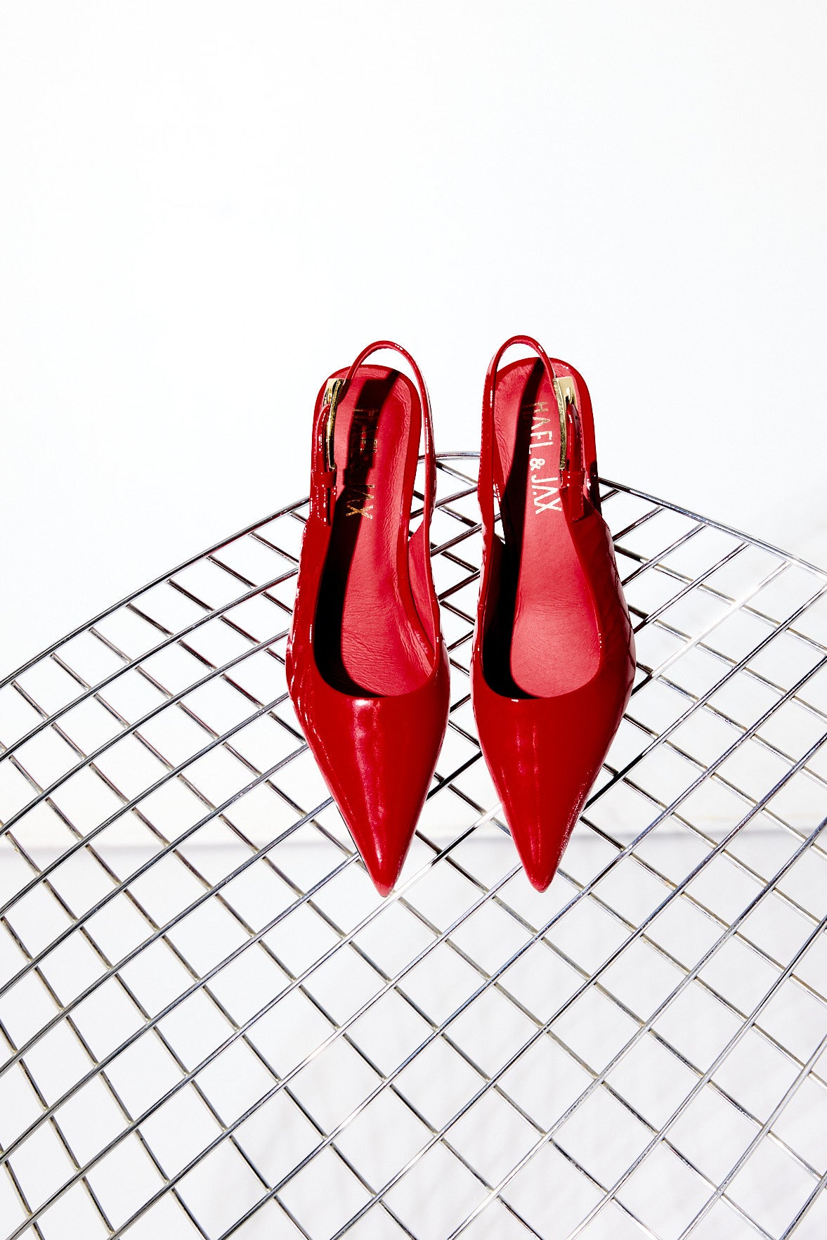 GRACIOUS Red