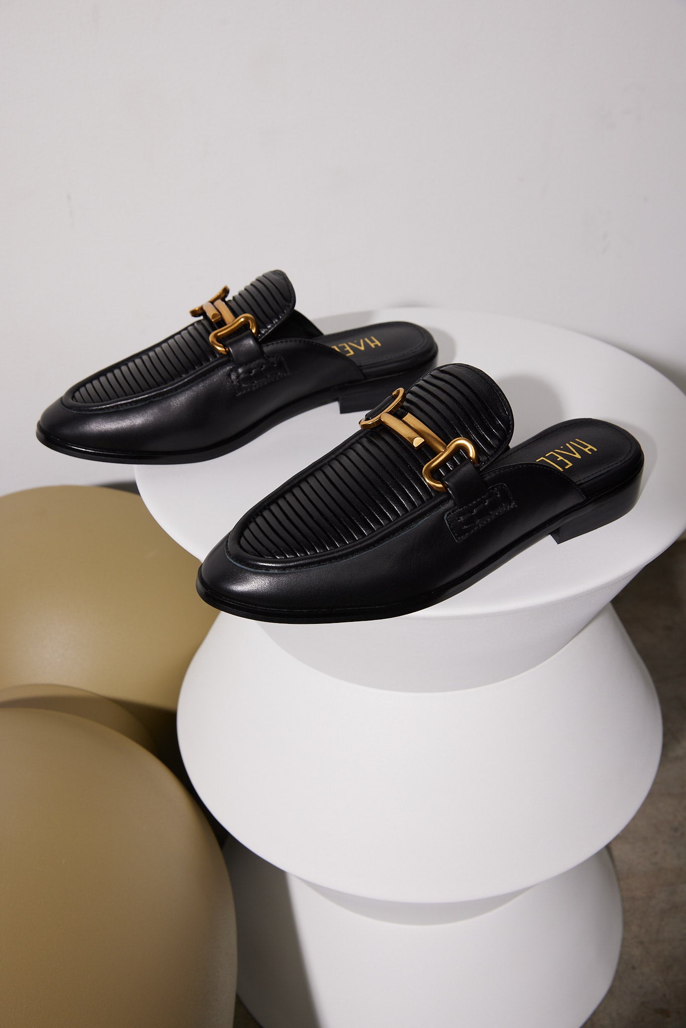 WALKER Black