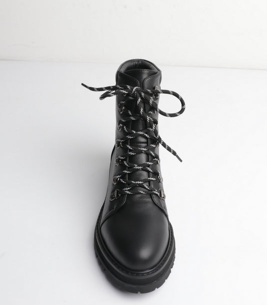 ESSENCE Black (Sample37)