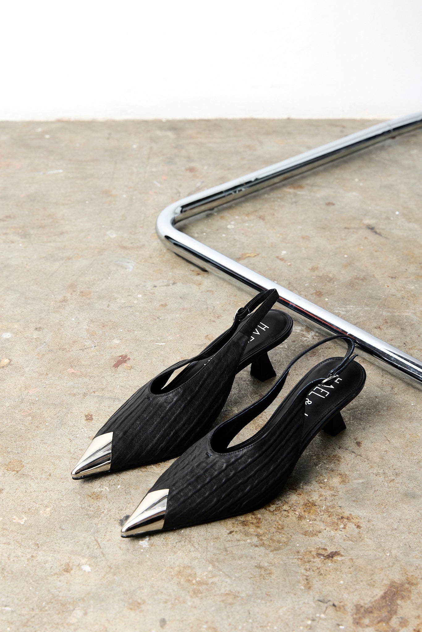 GIMLET Black - Toe Cap