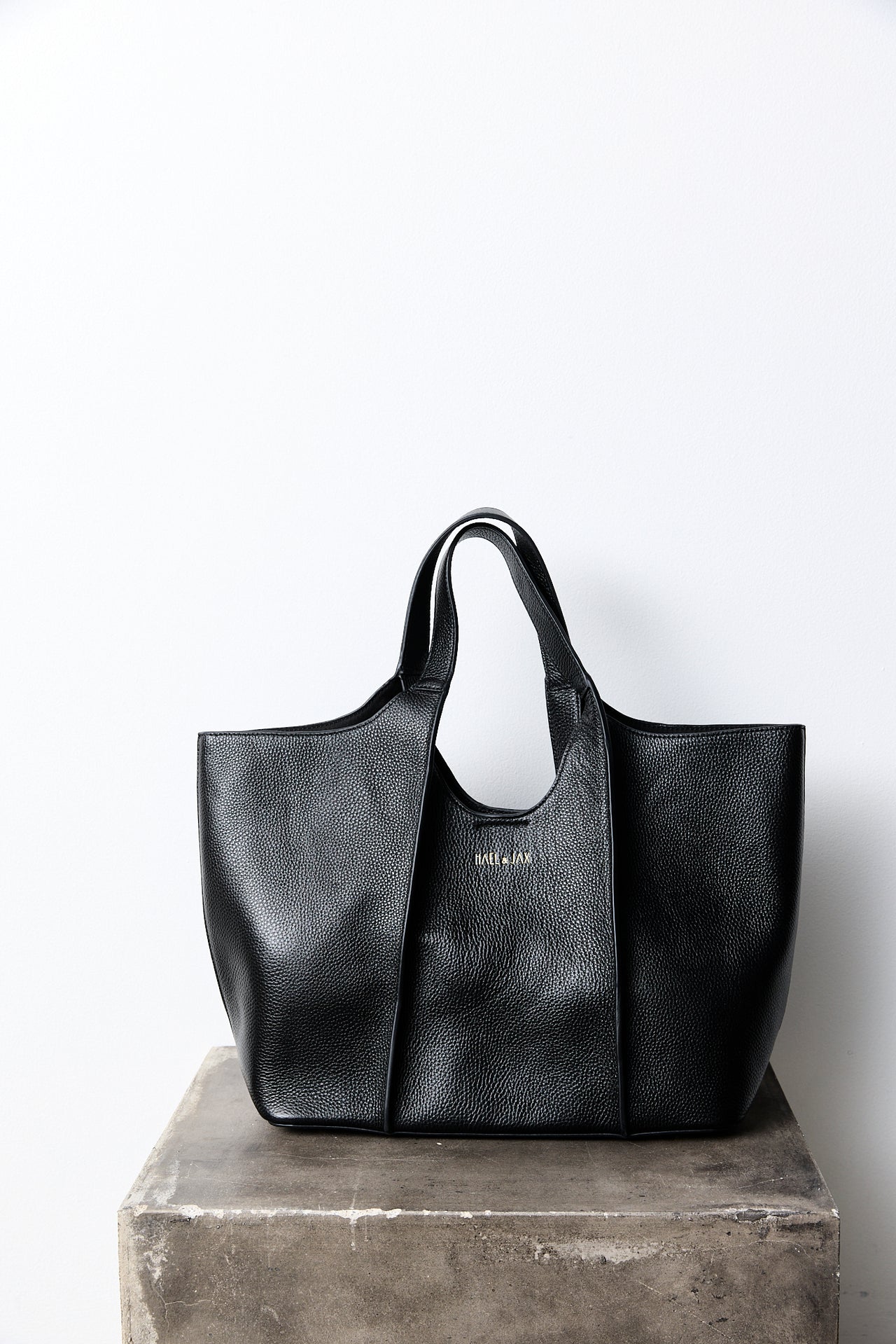 JAMES BAG Black Leather
