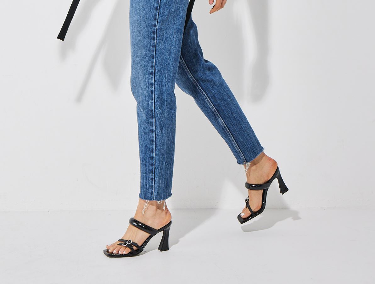 ROSE Black (Sample37)