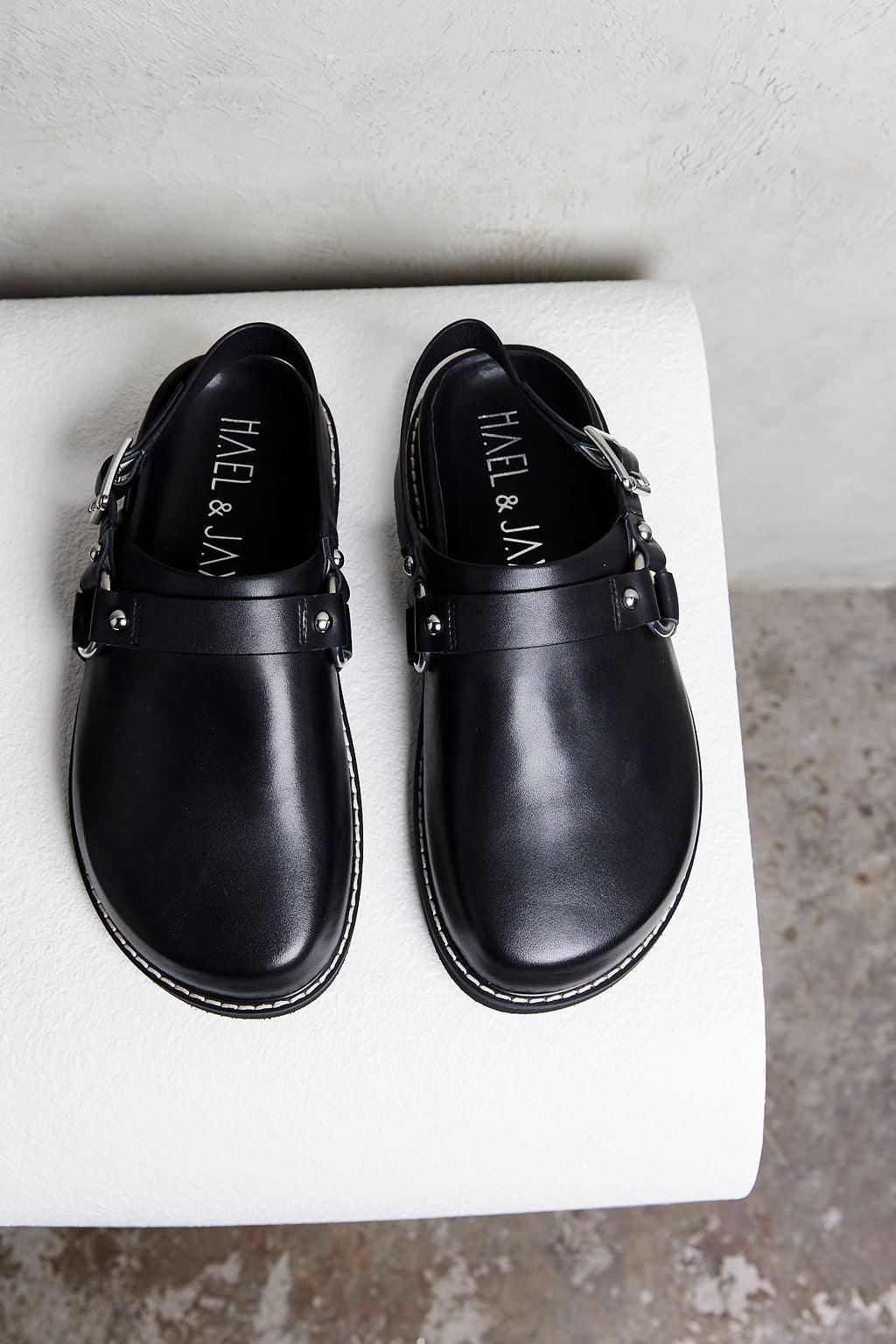 RUMOURS Black