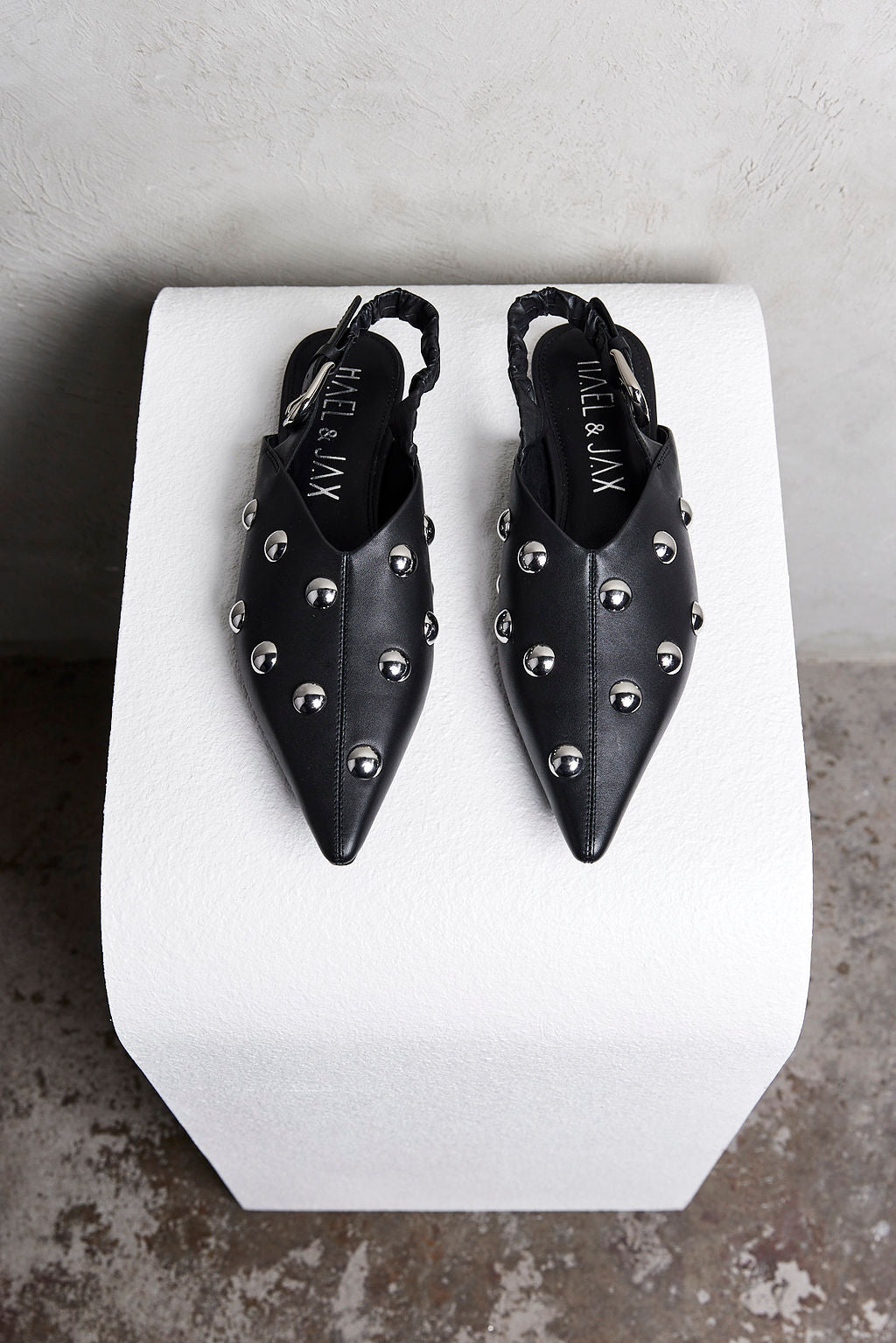 SONGBIRD Stud Black