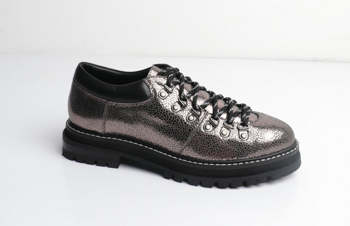 BOLD Cracked Pewter (Sample37)